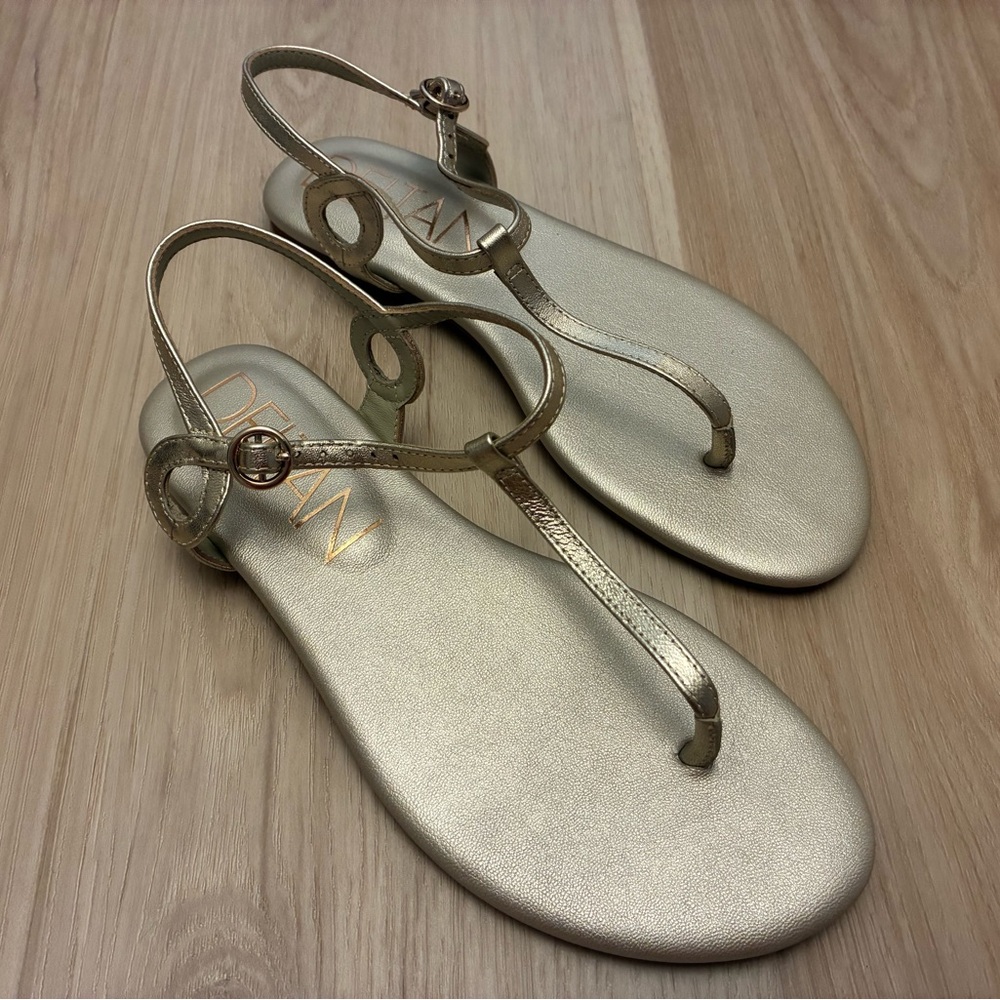 Deltan Women's T-Strap Thong Gold tone Flat Sandals 6.5 Leather upper & lining